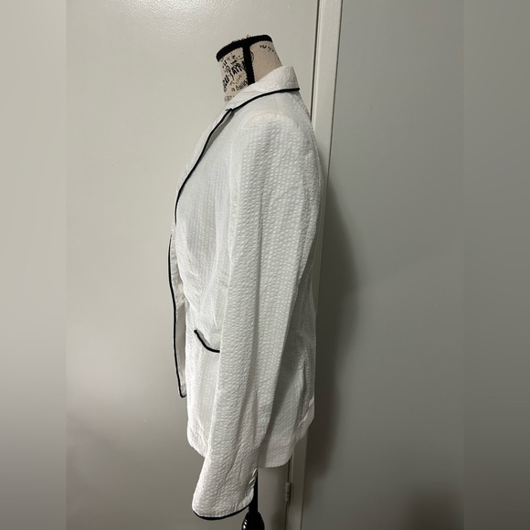 🚨Tommy Hilfiger Jacket - size 8 - Picture 2 of 9